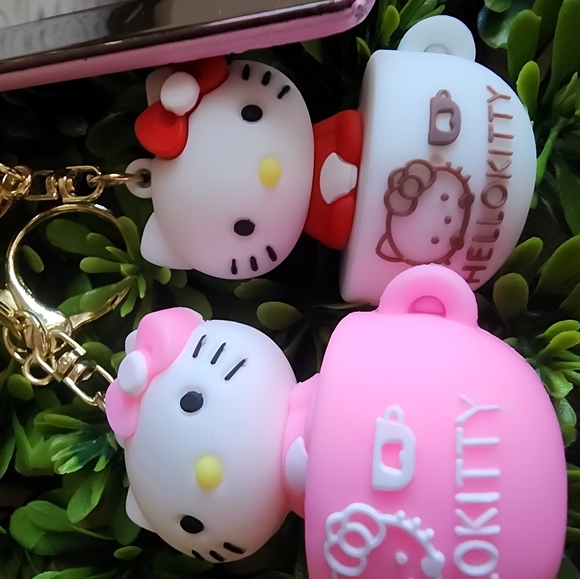 NEW Hello Kitty Lot Mirror and 4 Keychains - Picture 7 of 9